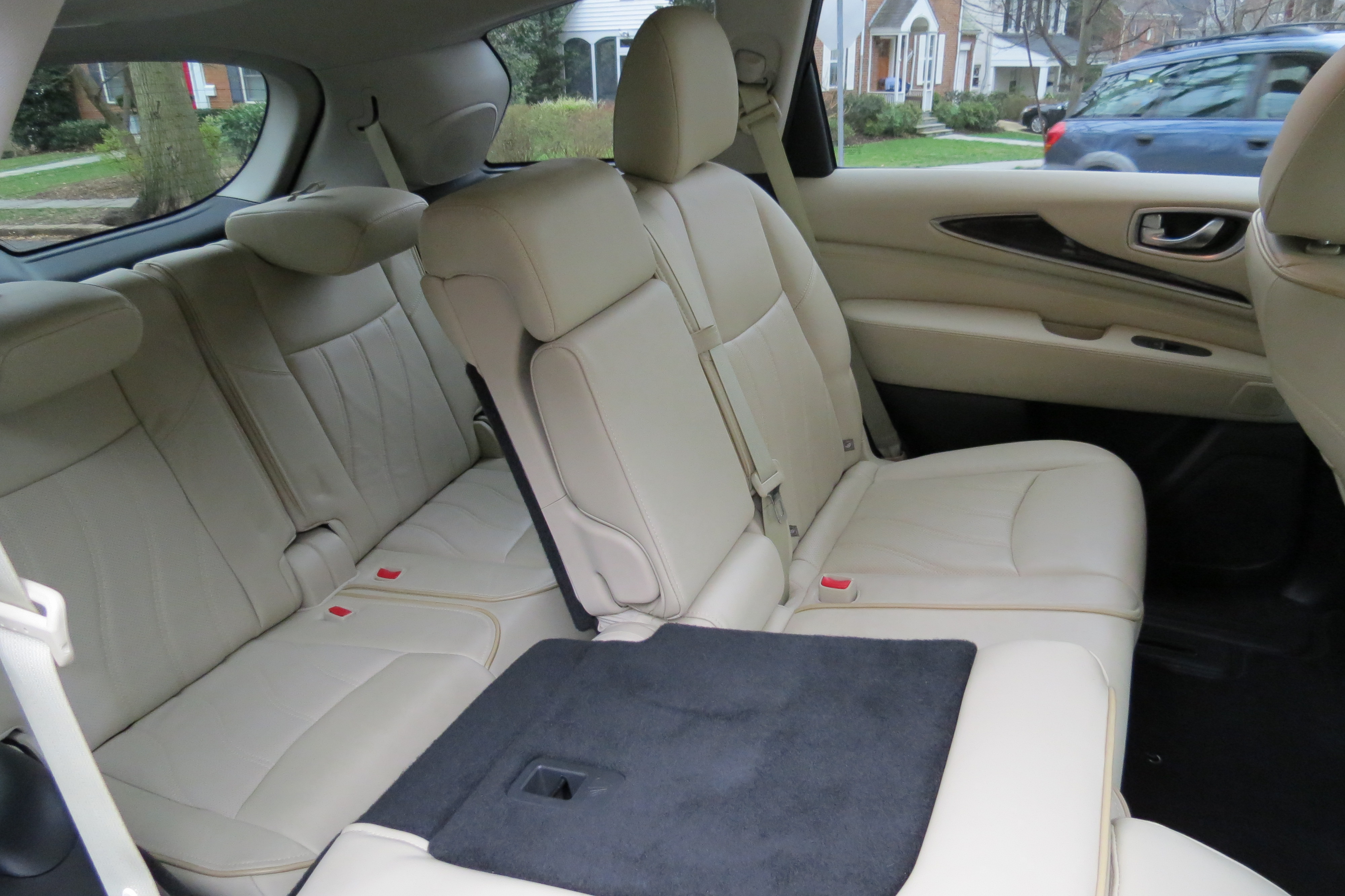 2nd & 3rd row rear seats fold down to extend the cargo area.