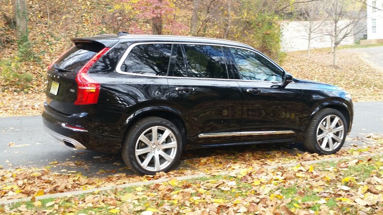 Volvo XC90 is everything a luxury full-size SUV needs to be, Safe, Fuel Efficient, and Fun to Drive