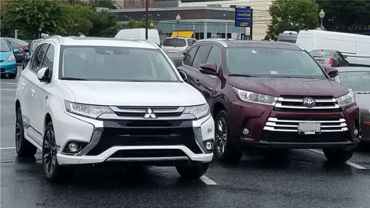 Mitsubishi Outlander and Toyota RAV4