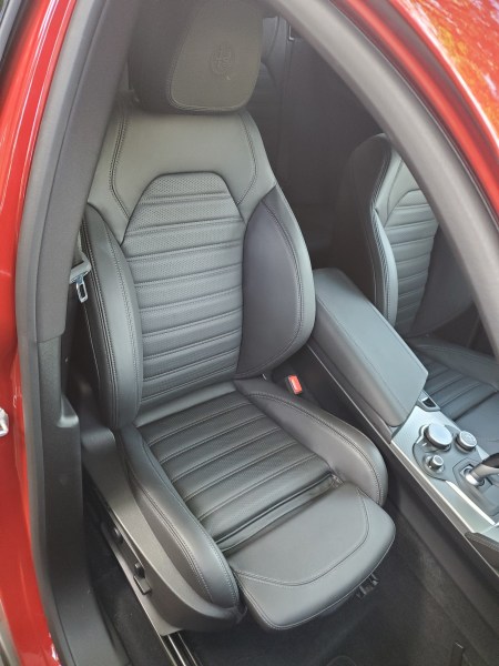 Alfa Romeo Stelvio Front Right Seat