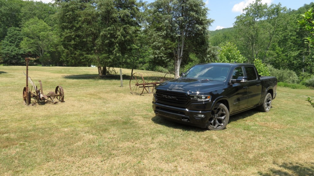 2020 Ram Limited Crew Cab 4x4 with the Black Appearance Package in Diamond Black Crystal Pear Coat
