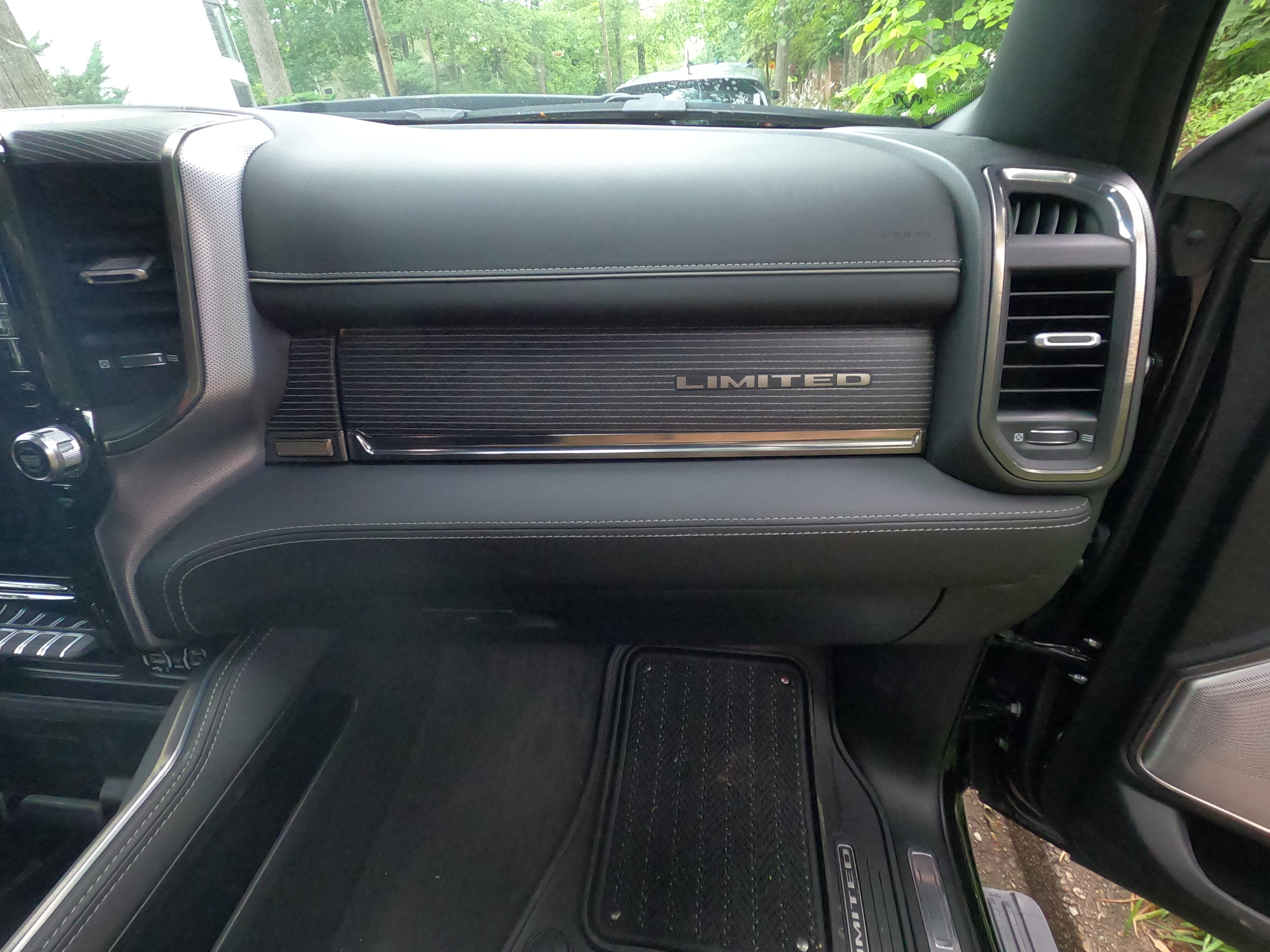 2020 Ram 1500 limited Right front Dash Pad