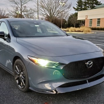 The 2021 Mazda3 Hatch in Silvermetalic Blue