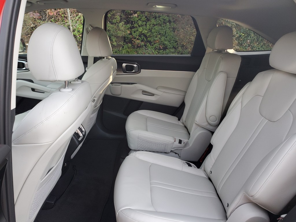 2021 Kia Sorento second-row captains chairs with fold-down armrests