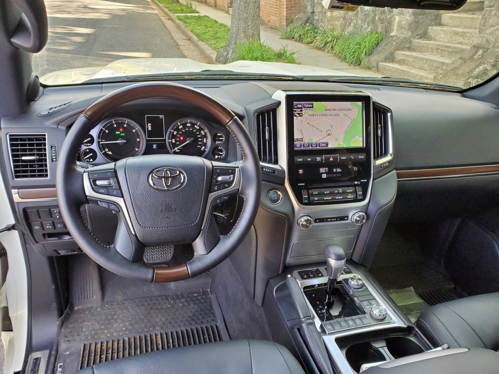 Land Cruisers Dash is clean and easy to navigate