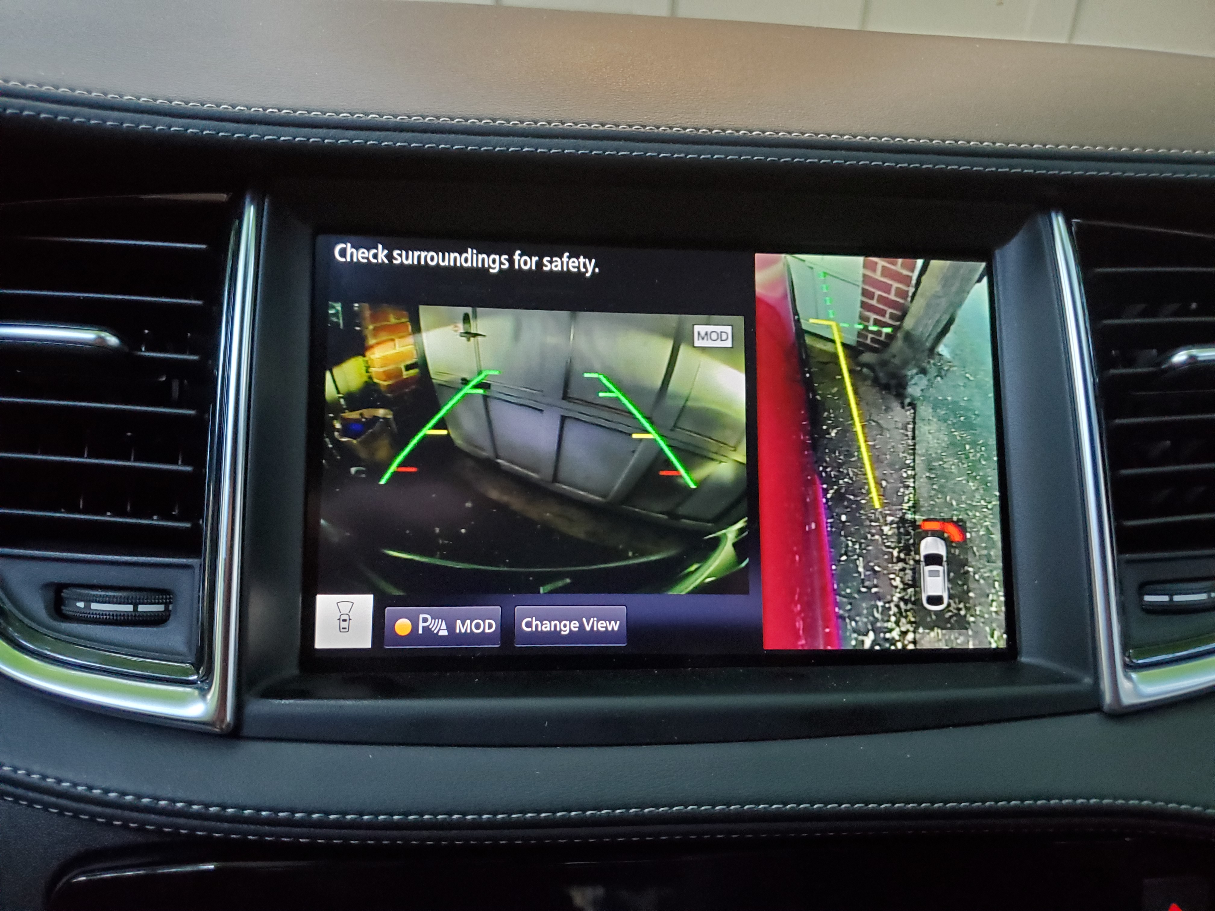 Infiniti Q55 rear view camera display