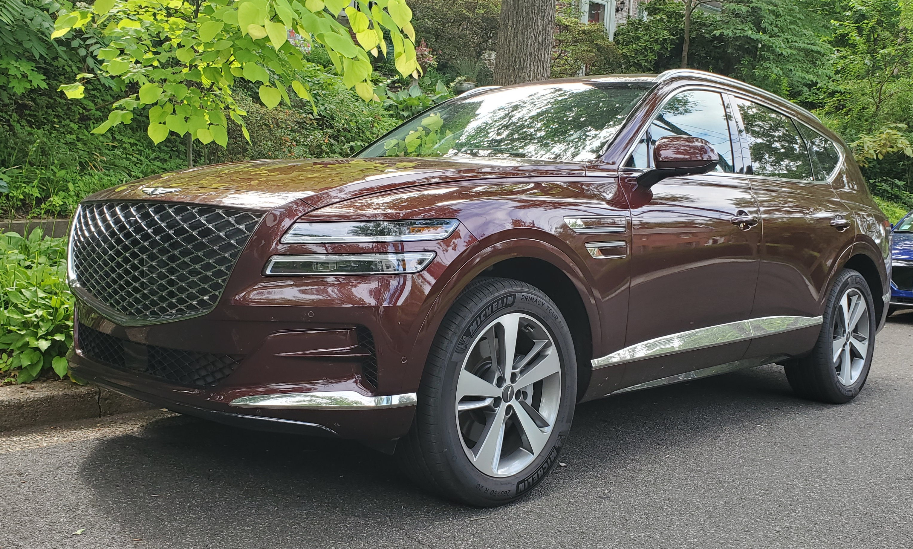 Genesis GV80 left front low shot