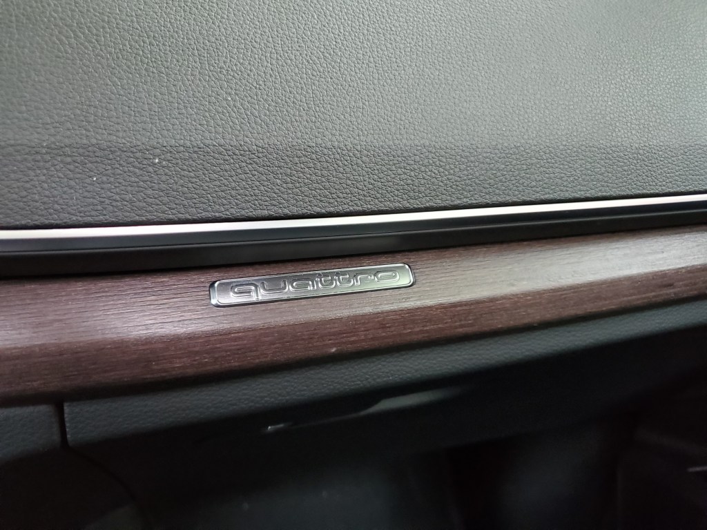 Audi Q5 Quattro Badge