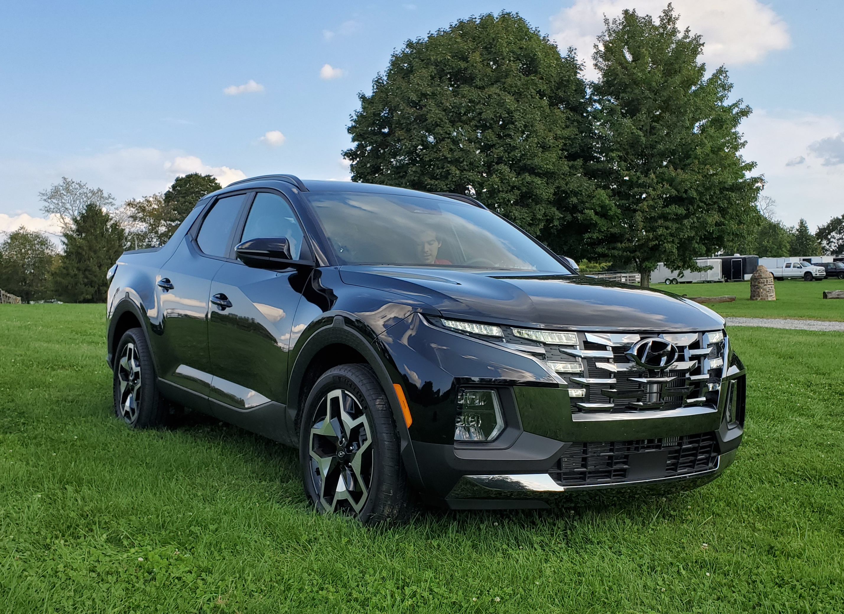 black on black hyundai santa cruz