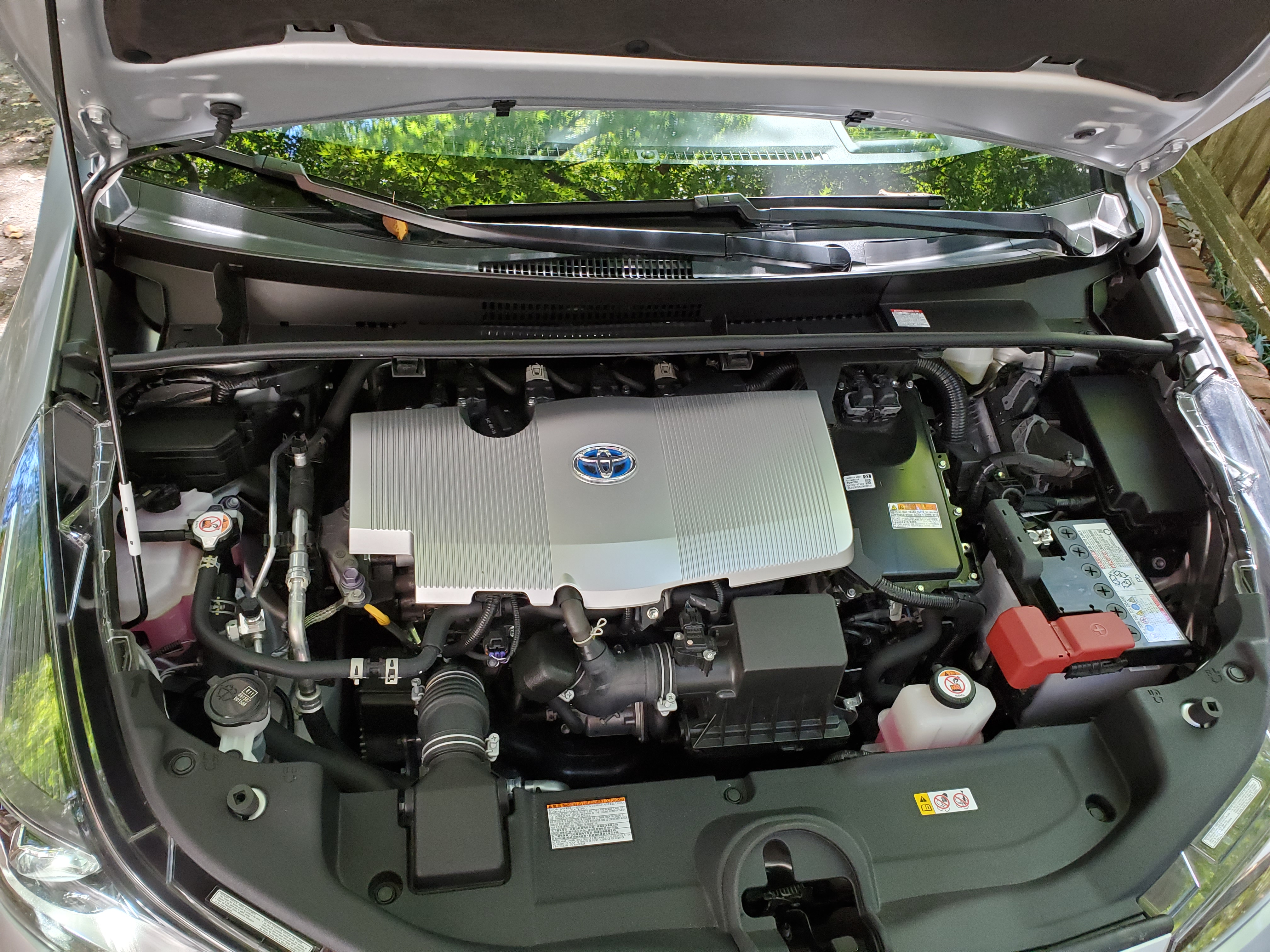 2021 toyota prius engine compartment