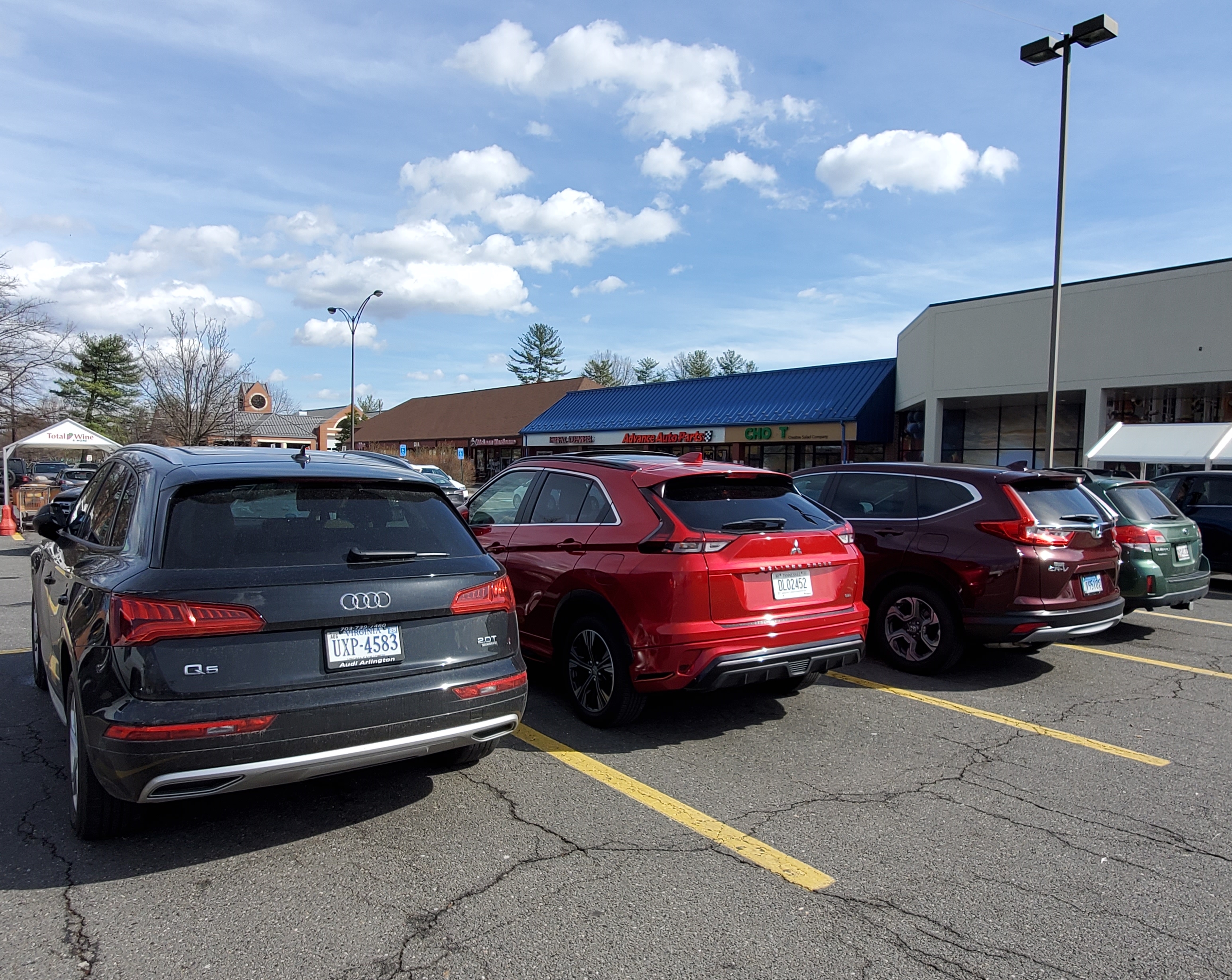 Mitsubishi Eclipse Cross rear with other SUVs