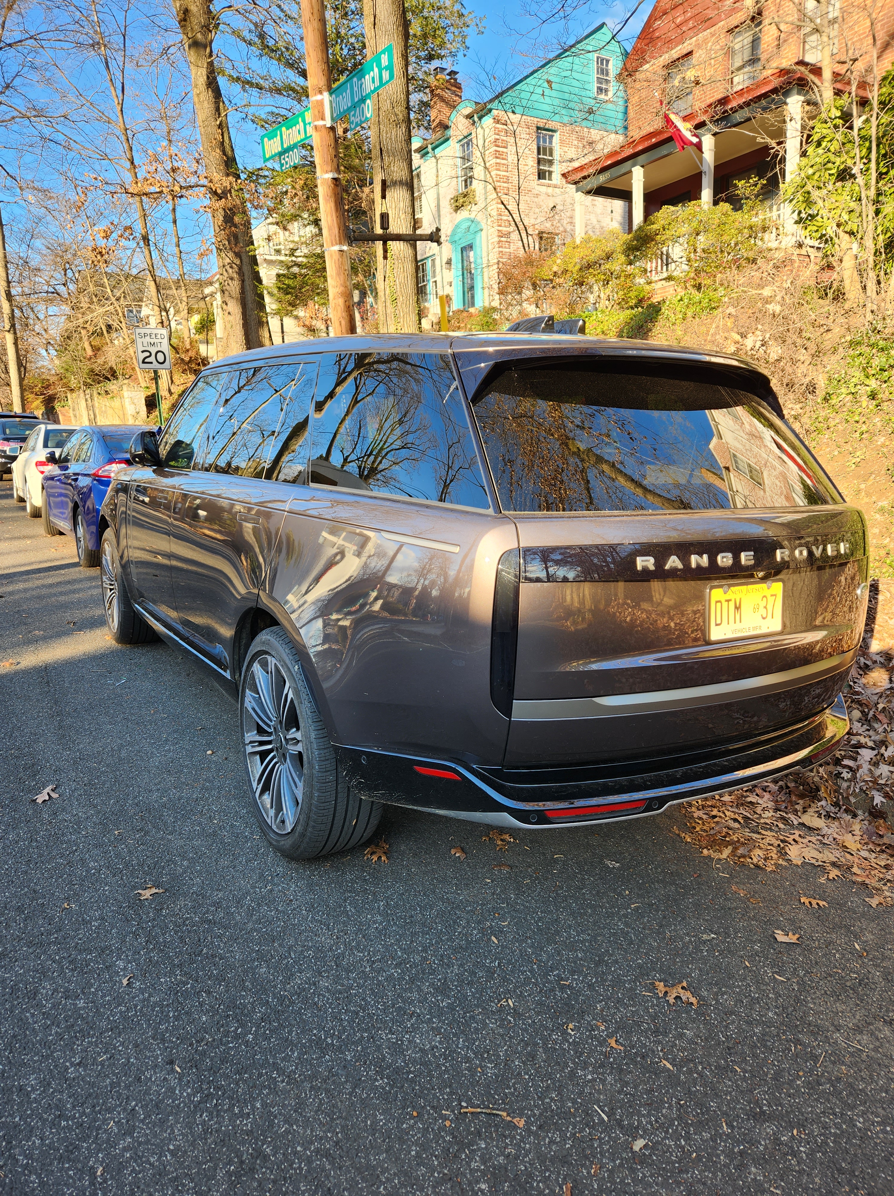 Three Row Land Rover The 3-Row Range Rover from Land Rover – Queer 4 Cars Celebrates the ...